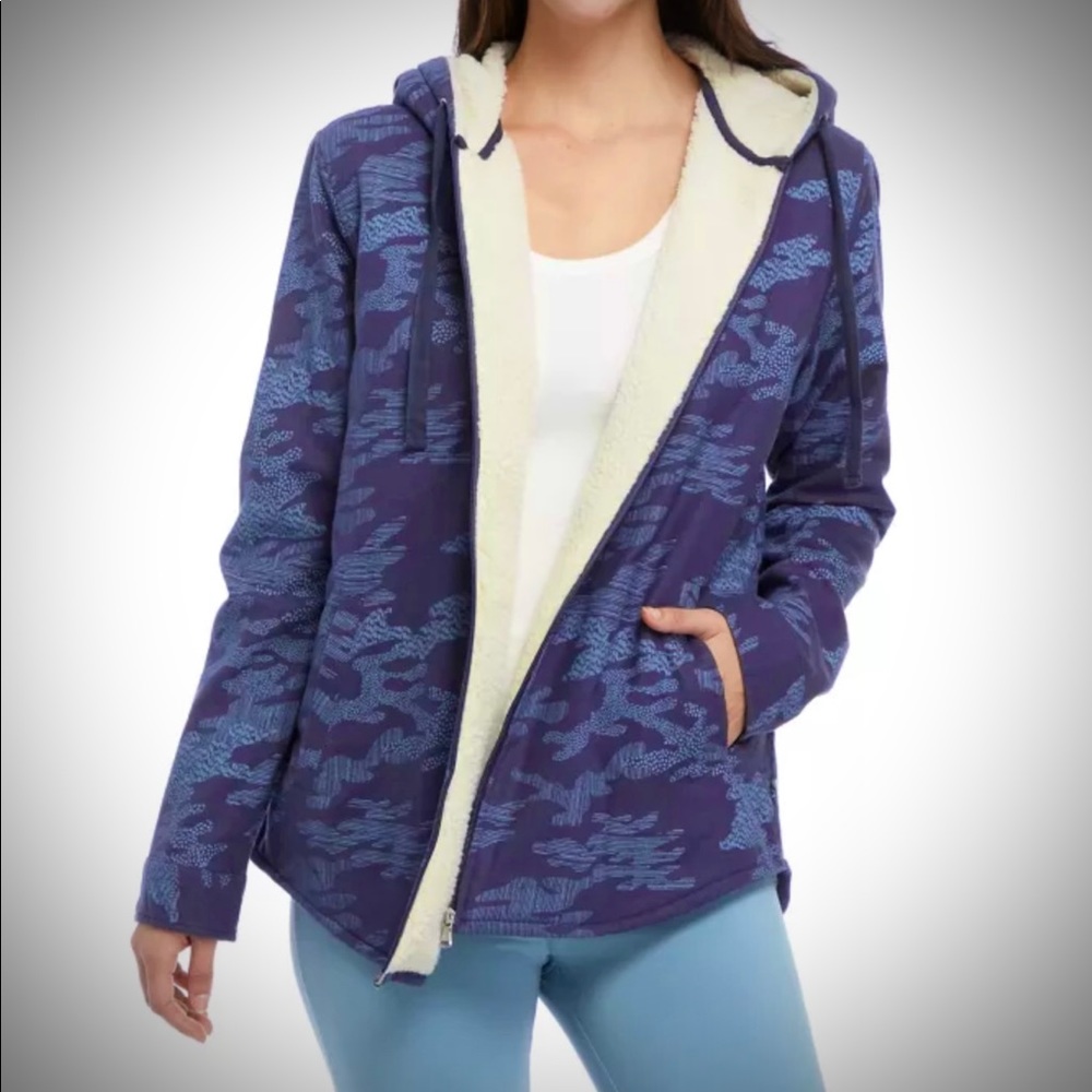 Ocean + Coast®
Long Sleeve Sherpa Print Shacket. XL
